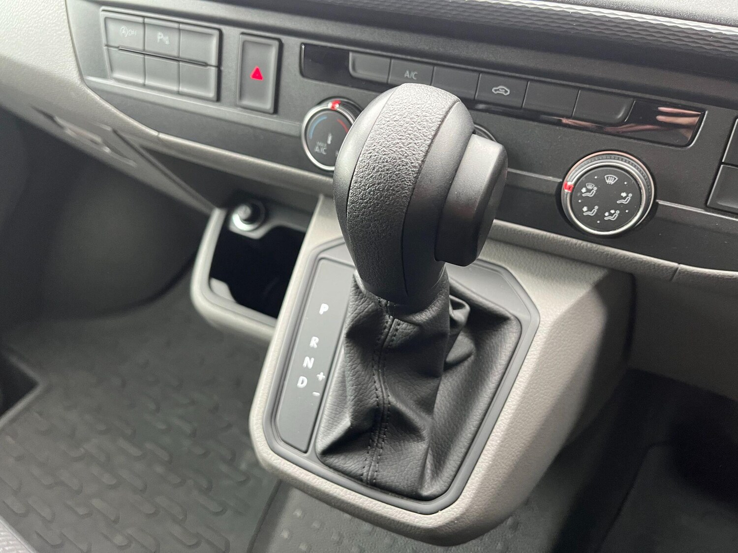 Used Volkswagen Transporter 2022 for sale - 76336068: Photo 24