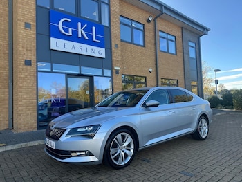 Used Skoda Superb 2019 for sale - 76370478: Photo