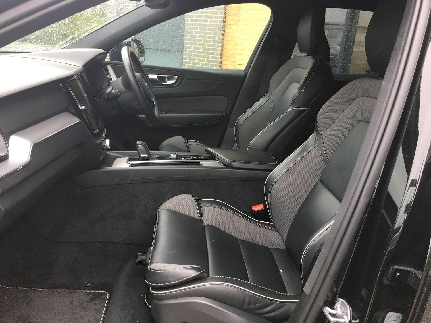 Used Volvo XC60 2021 for sale - 76361379: Photo 24