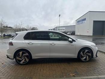 Used Volkswagen Golf 2024 for sale - 76832285: Photo