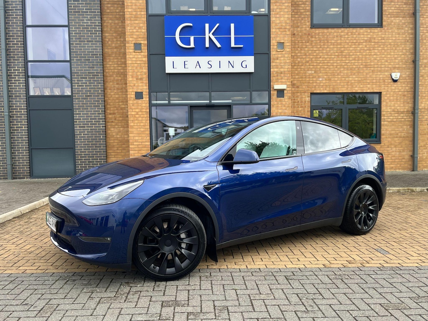 Used Tesla Model Y 2023 for sale - 76585463: Photo 1