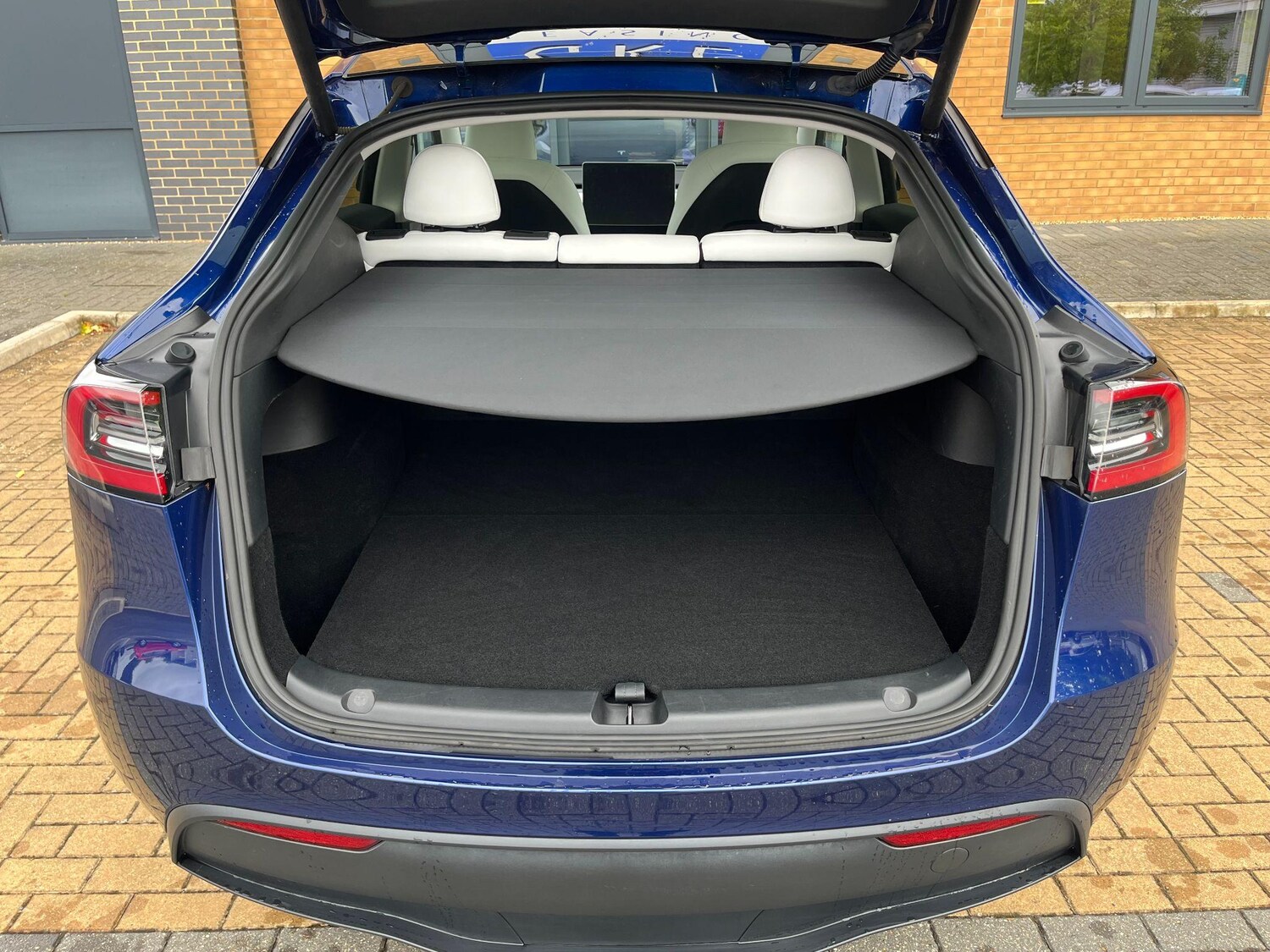 Used Tesla Model Y 2023 for sale - 76585463: Photo 8