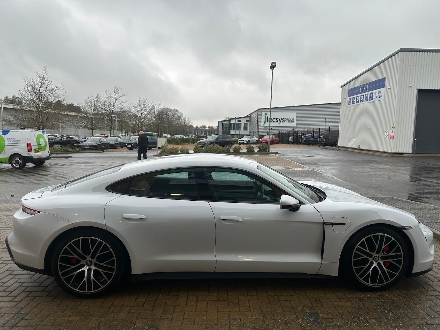 Used Porsche Taycan 2021 for sale - 76964348: Photo 15