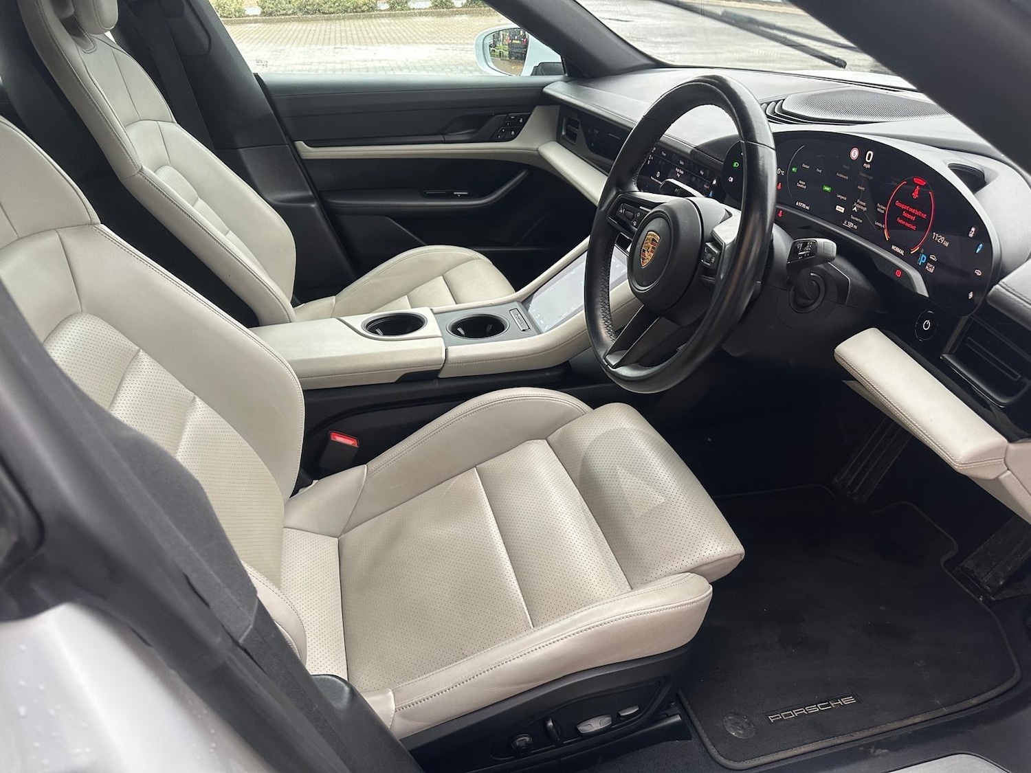 Used Porsche Taycan 2021 for sale - 76964348: Photo 23