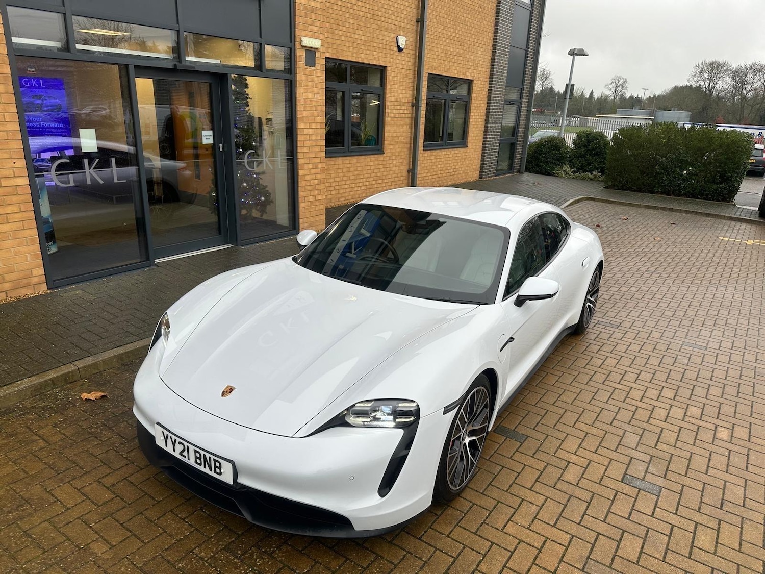 Used Porsche Taycan 2021 for sale - 76964348: Photo 3