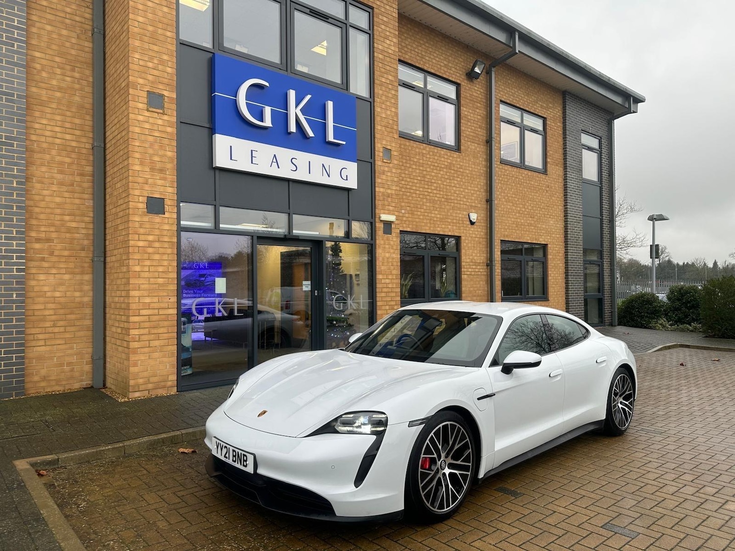 Used Porsche Taycan 2021 for sale - 76964348: Photo 4