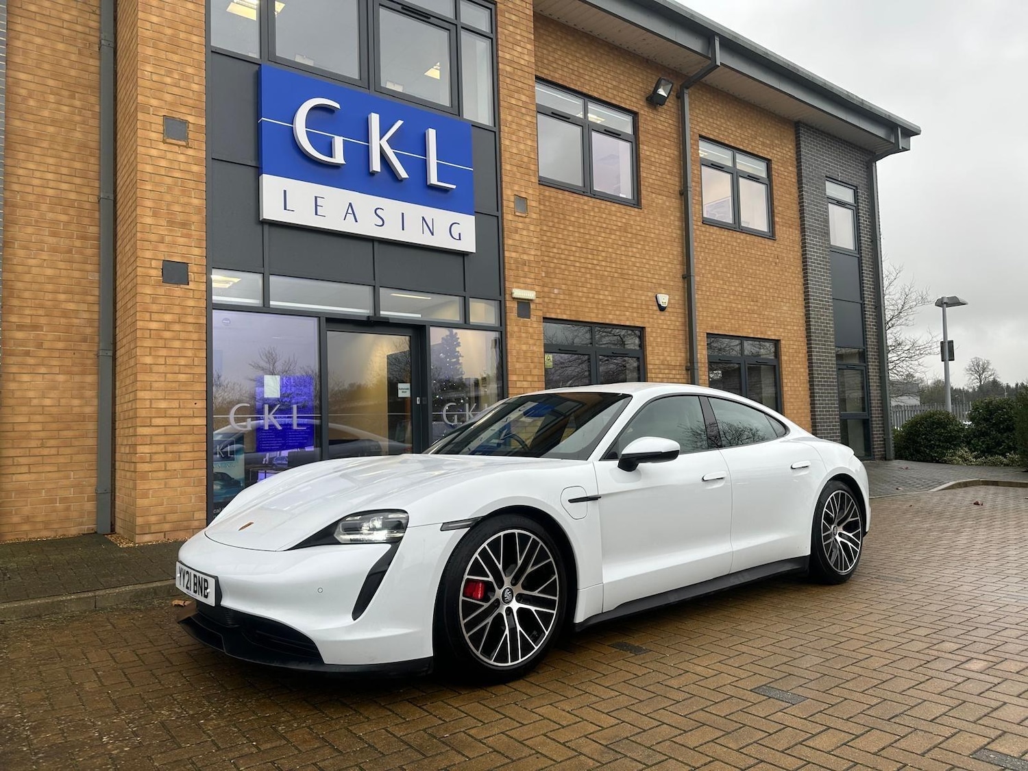 Used Porsche Taycan 2021 for sale - 76964348: Photo 5