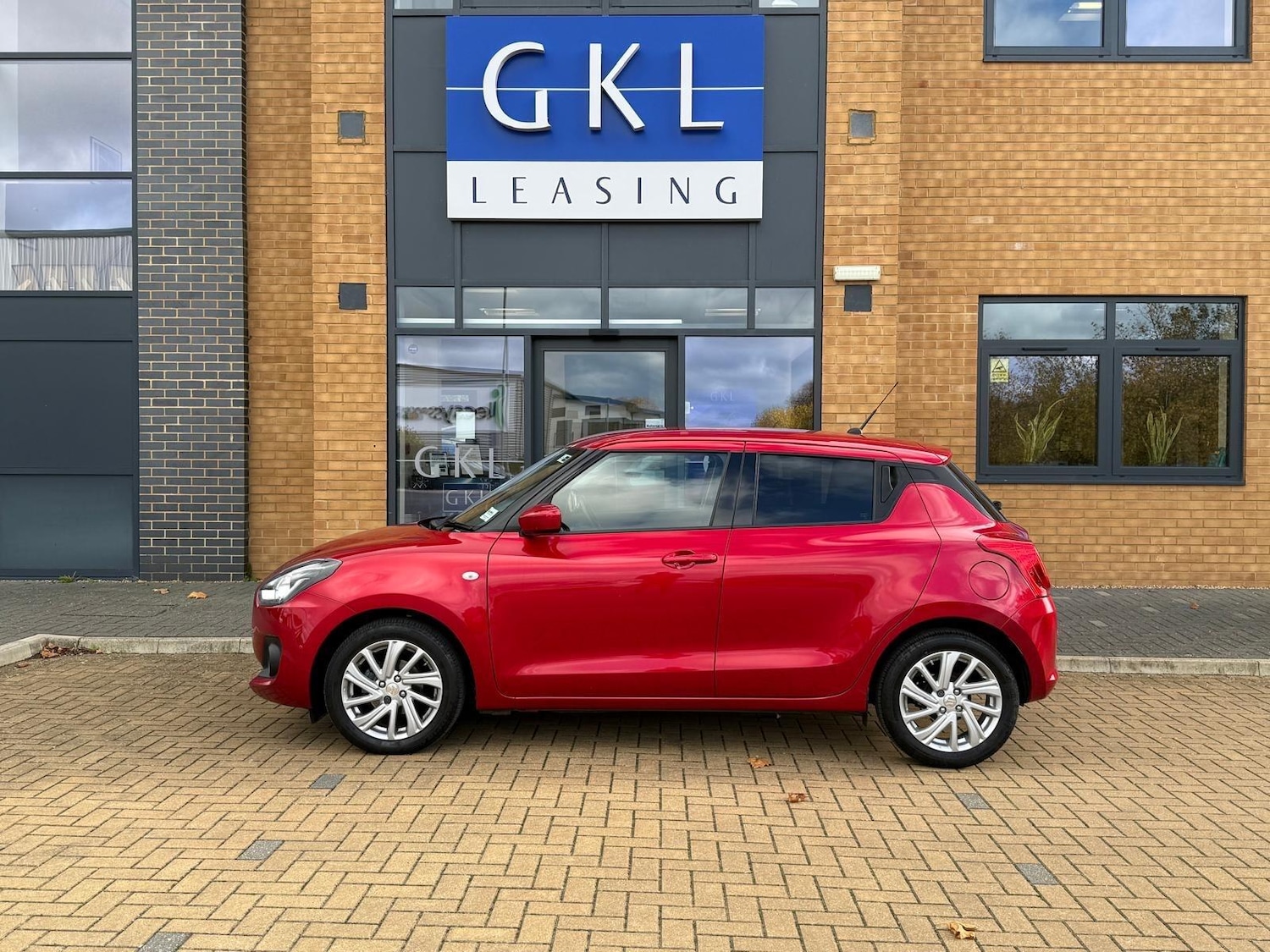 Used Suzuki Swift 2022 for sale - 76370823: Photo 3