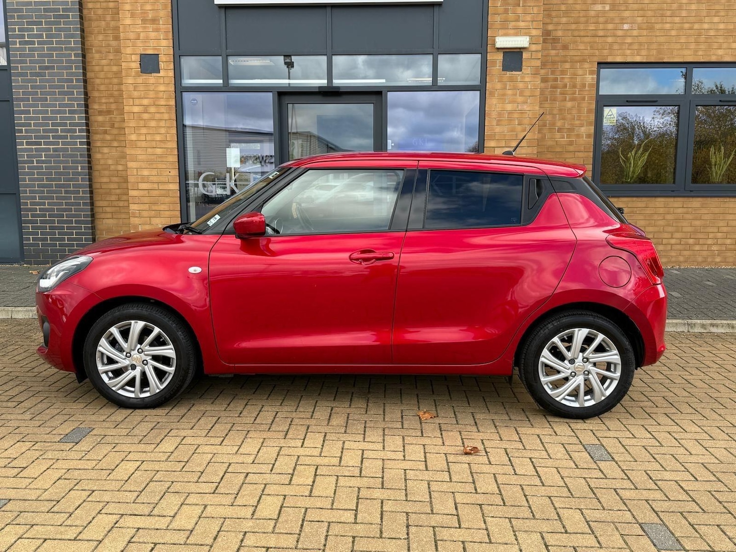 Used Suzuki Swift 2022 for sale - 76370823: Photo 4