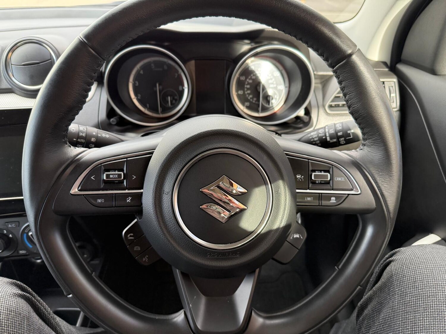 Used Suzuki Swift 2022 for sale - 76370823: Photo 9