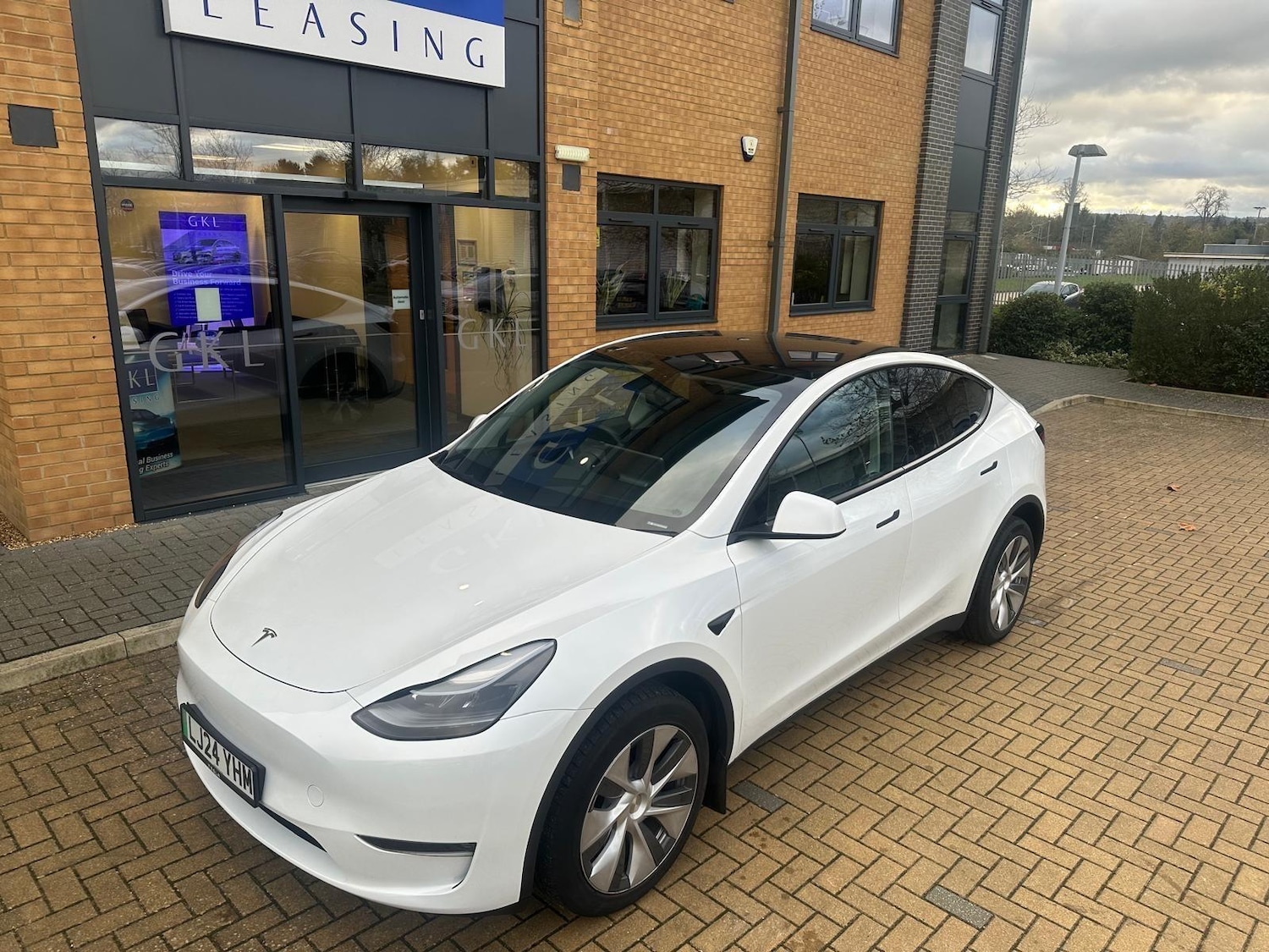 Used Tesla Model Y for sale - 76632955: Photo 2