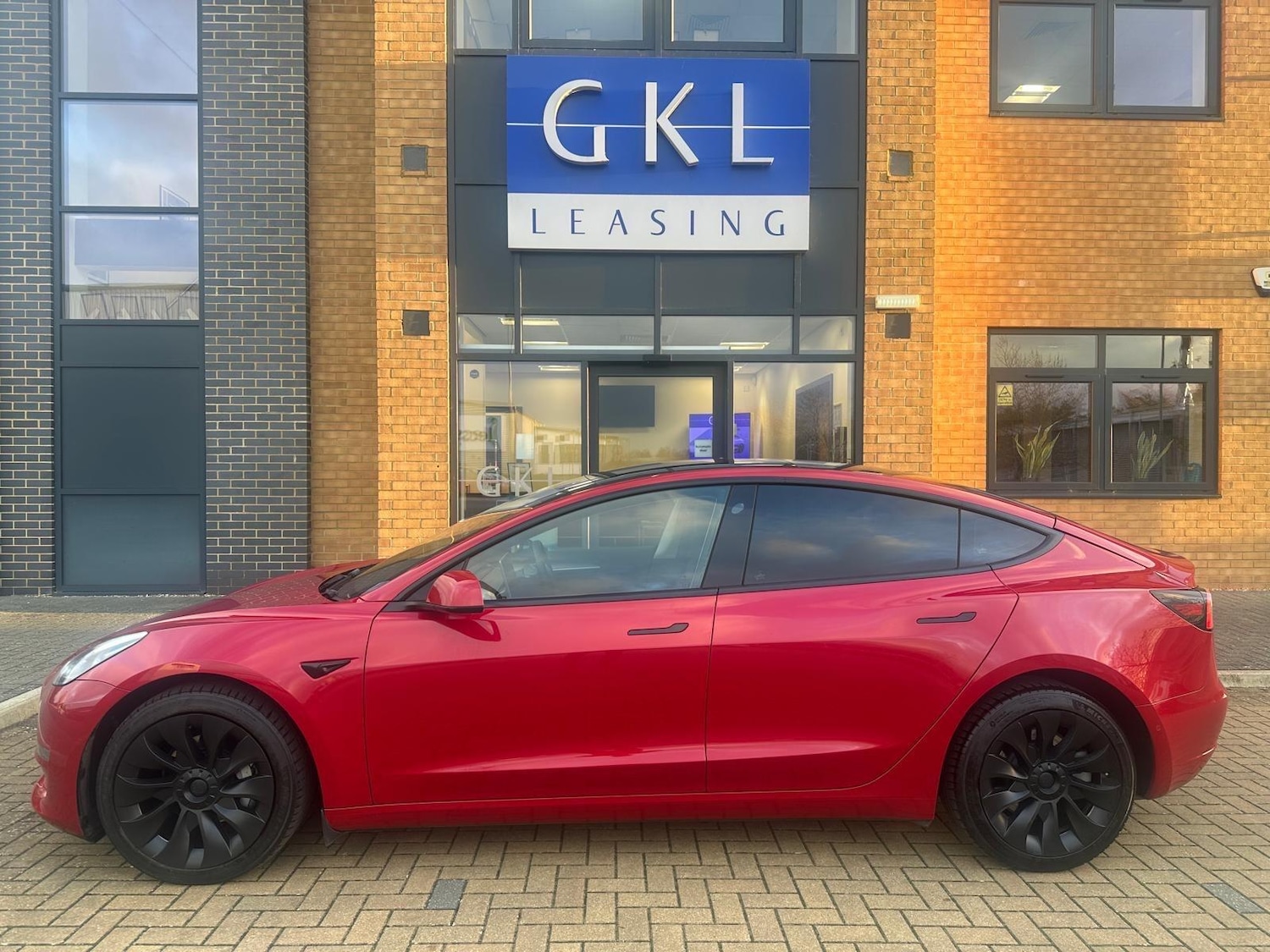 Used Tesla Model 3 2021 for sale - 76743013: Photo 4