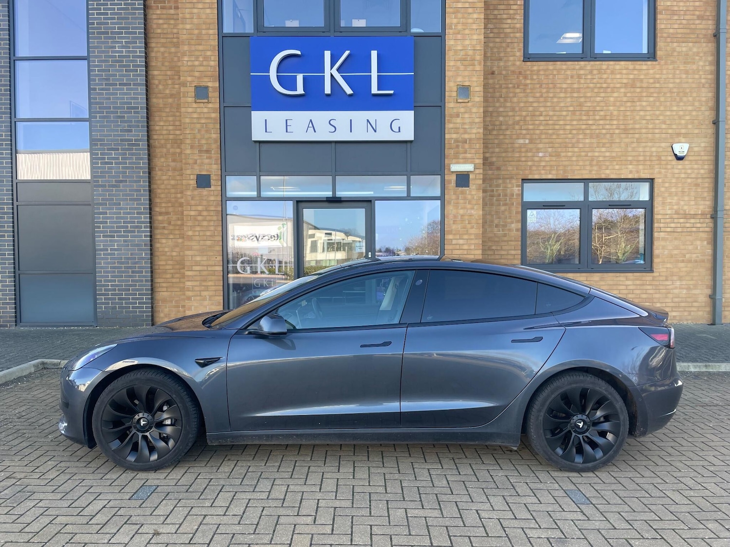 Used Tesla Model 3 2020 for sale - 77016584: Photo 2