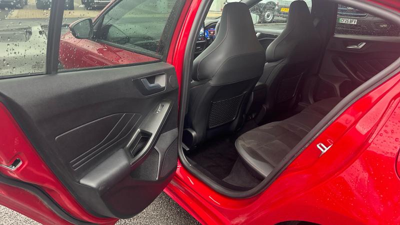 Used Ford Focus 2022 for sale - 76234828: Photo 11