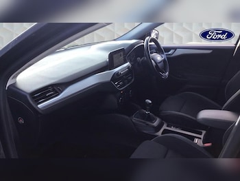 Used Ford Focus 2018 for sale - 76008577: Photo 2