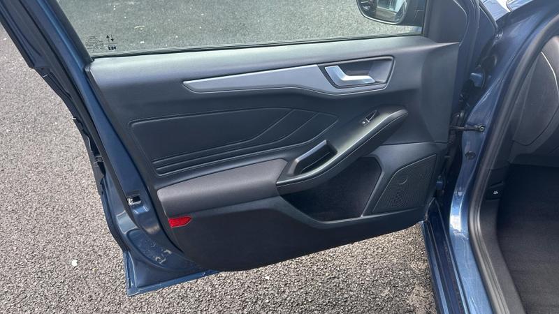 Used Ford Focus 2022 for sale - 75760961: Photo 18