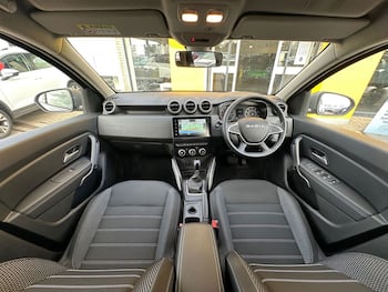 Used Dacia Duster 2024 for sale - 79676480: Photo