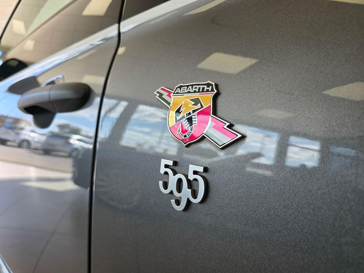 Used Abarth 595 2018 for sale - 76836971: Photo 2