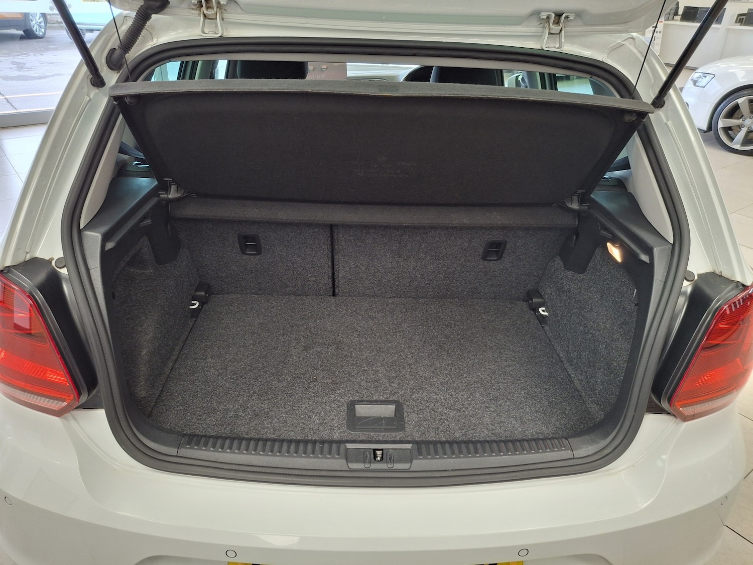 Used Volkswagen Polo 2016 for sale - 76482954: Photo 13