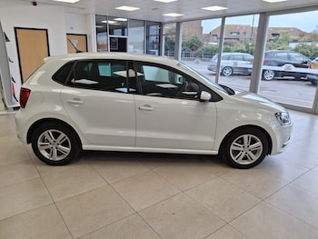 Used Volkswagen Polo 2016 for sale - 76482954: Photo