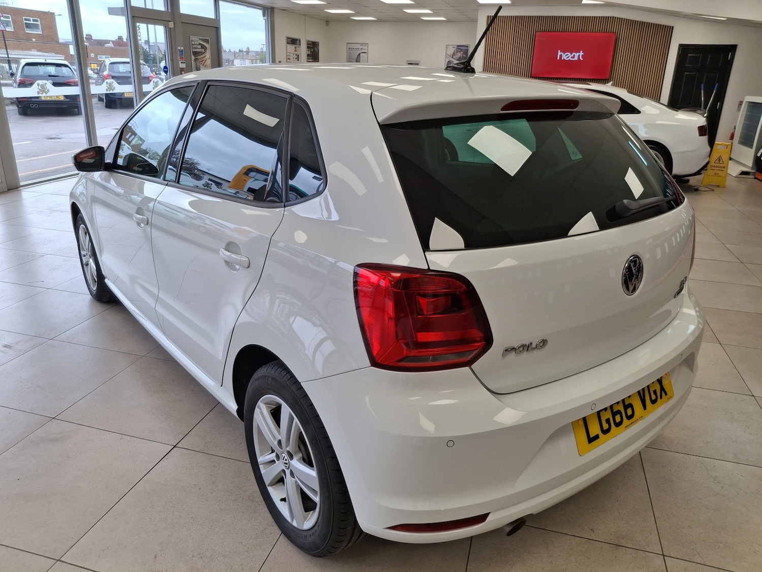 Used Volkswagen Polo 2016 for sale - 76482954: Photo 5