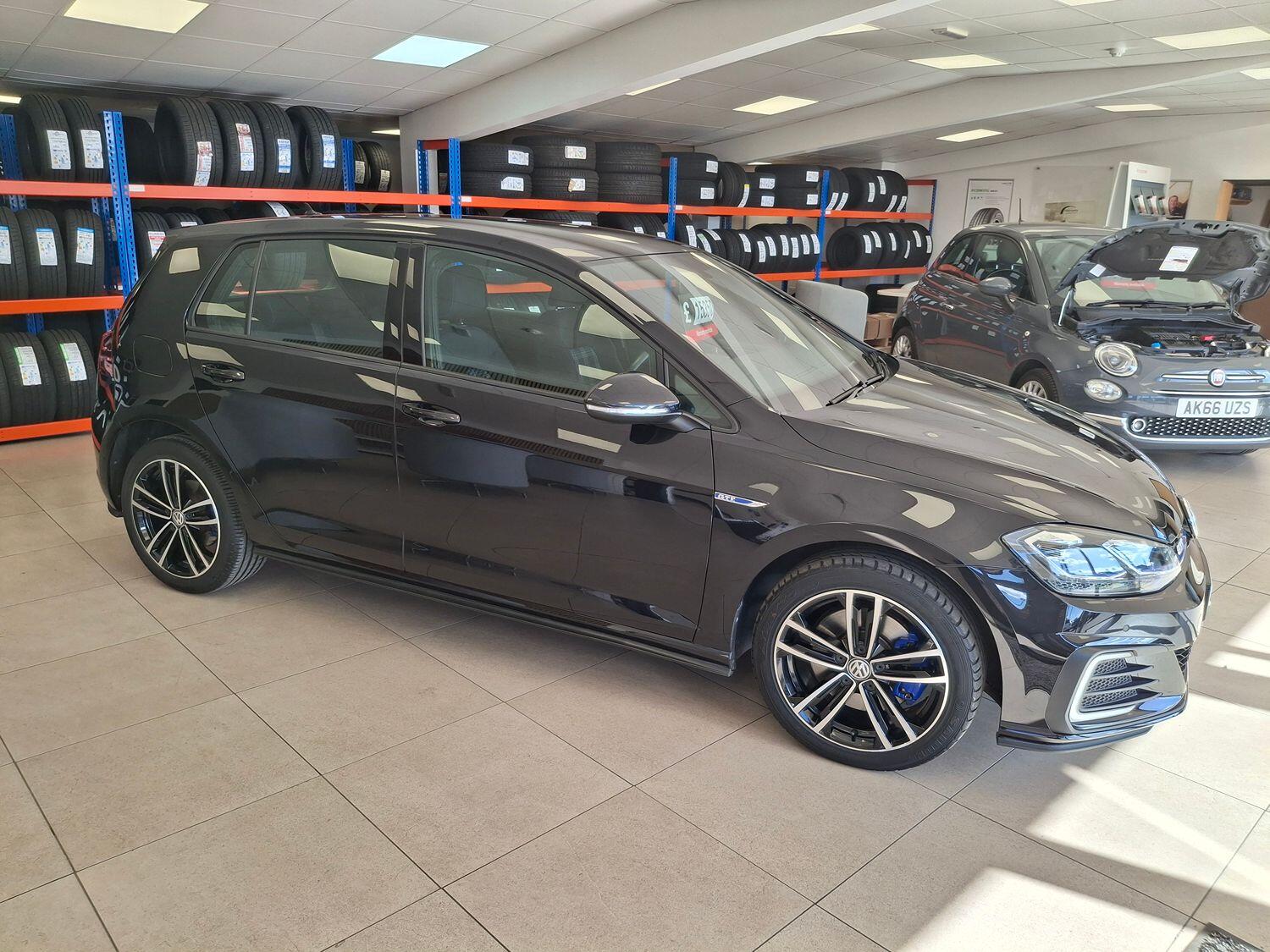 Used Volkswagen Golf 2018 for sale - 76430864: Photo 2