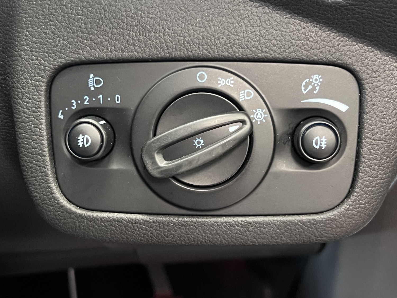 Used Ford Kuga 2017 for sale - 77027997: Photo 27