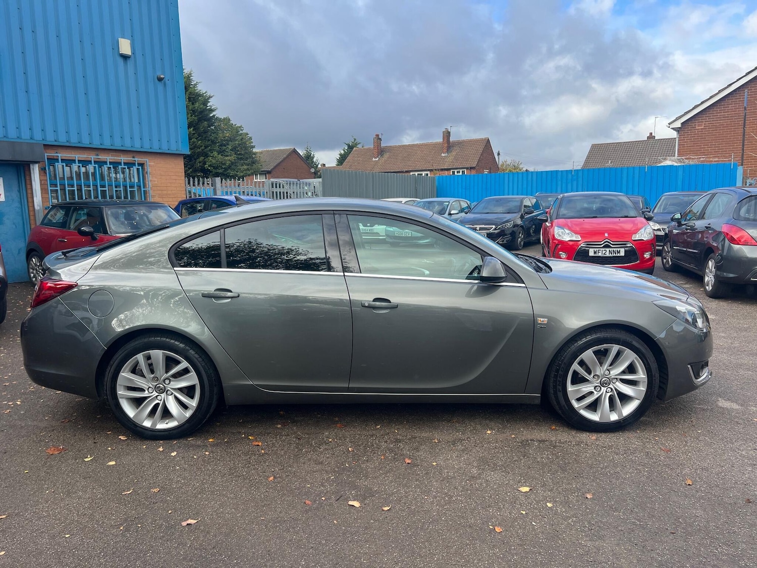 Used Vauxhall Insignia 2017 for sale - 76361050: Photo 2