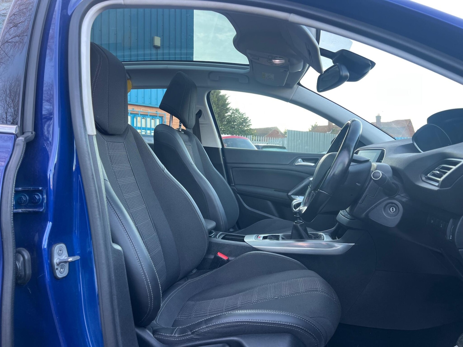 Used Peugeot 308 2018 for sale - 77671013: Photo 13