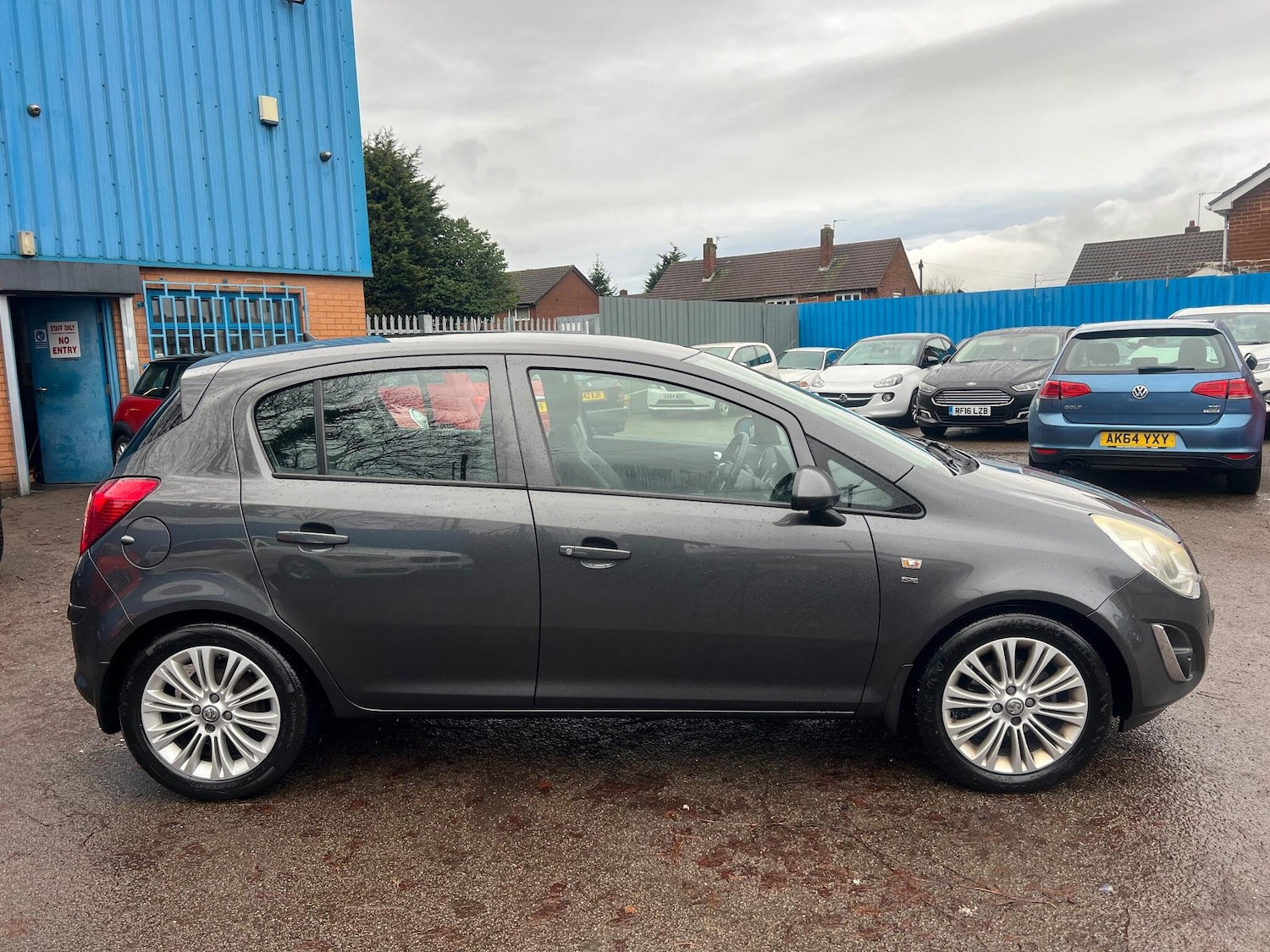 Used Vauxhall Corsa 2012 for sale - 77203144: Photo 2