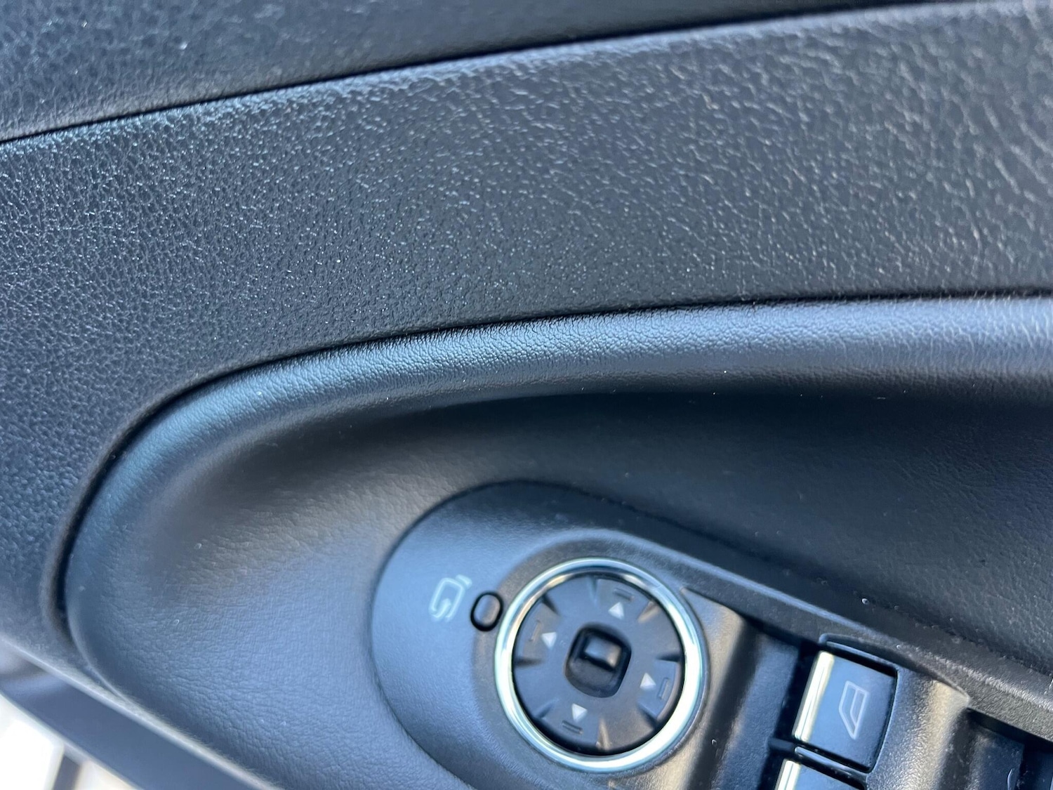 Used Ford Mondeo 2011 for sale - 76659123: Photo 28