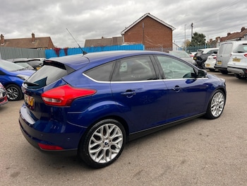 Used Ford Focus 2015 for sale - 76228040: Photo 2