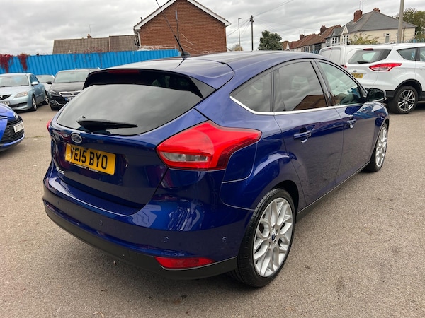 Used Ford Focus 2015 for sale - 76228040: Photo 3