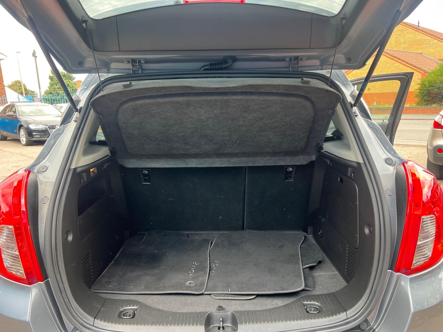 Vehicle 28