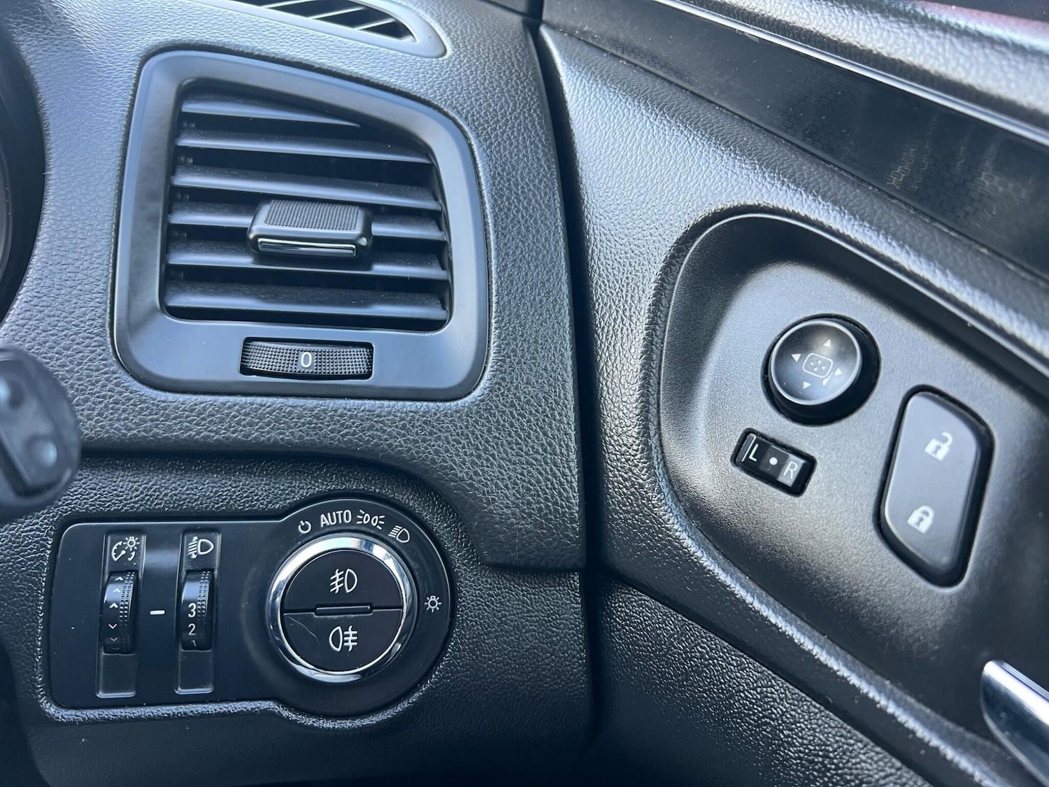 Used Vauxhall Insignia for sale - 77793782: Photo 28