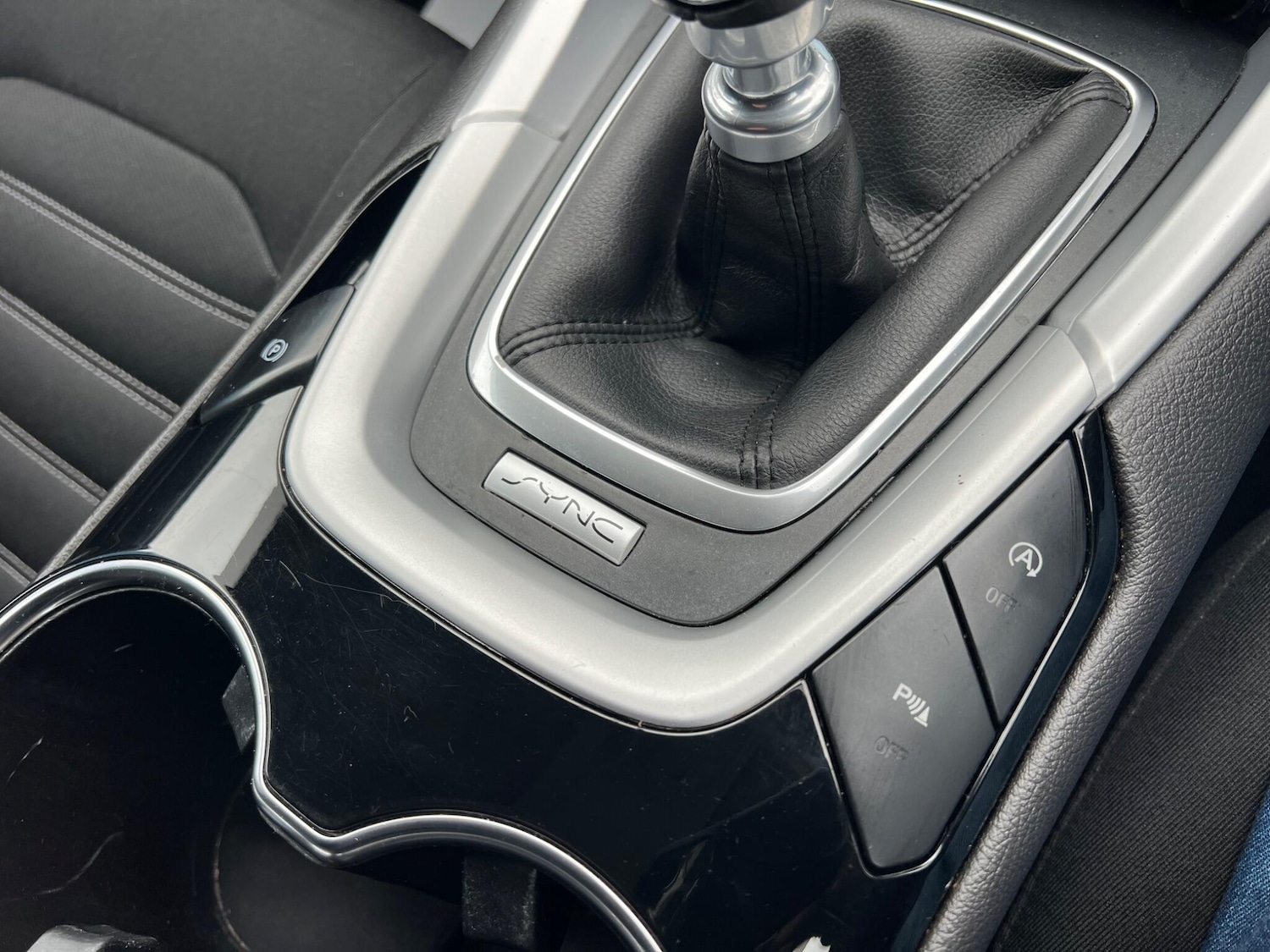 Used Ford Mondeo 2016 for sale - 77799285: Photo 24