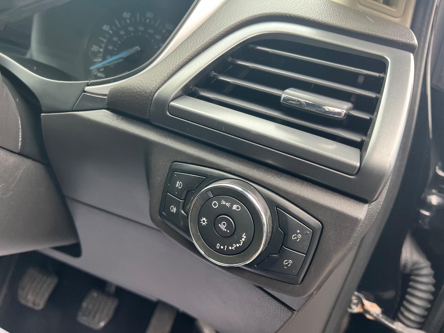 Used Ford Mondeo 2016 for sale - 77799285: Photo 32