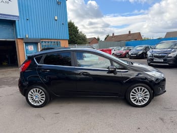 Used Ford Fiesta 2015 for sale - 79780507: Photo