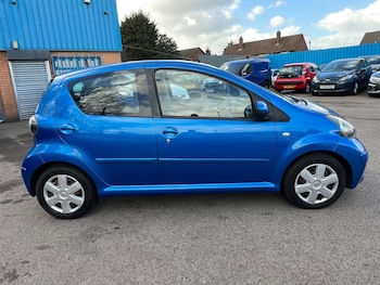 Used Toyota AYGO 2010 for sale - 78100553: Photo