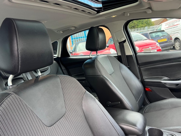 Used Ford Focus 2012 for sale - 76012431: Photo 11
