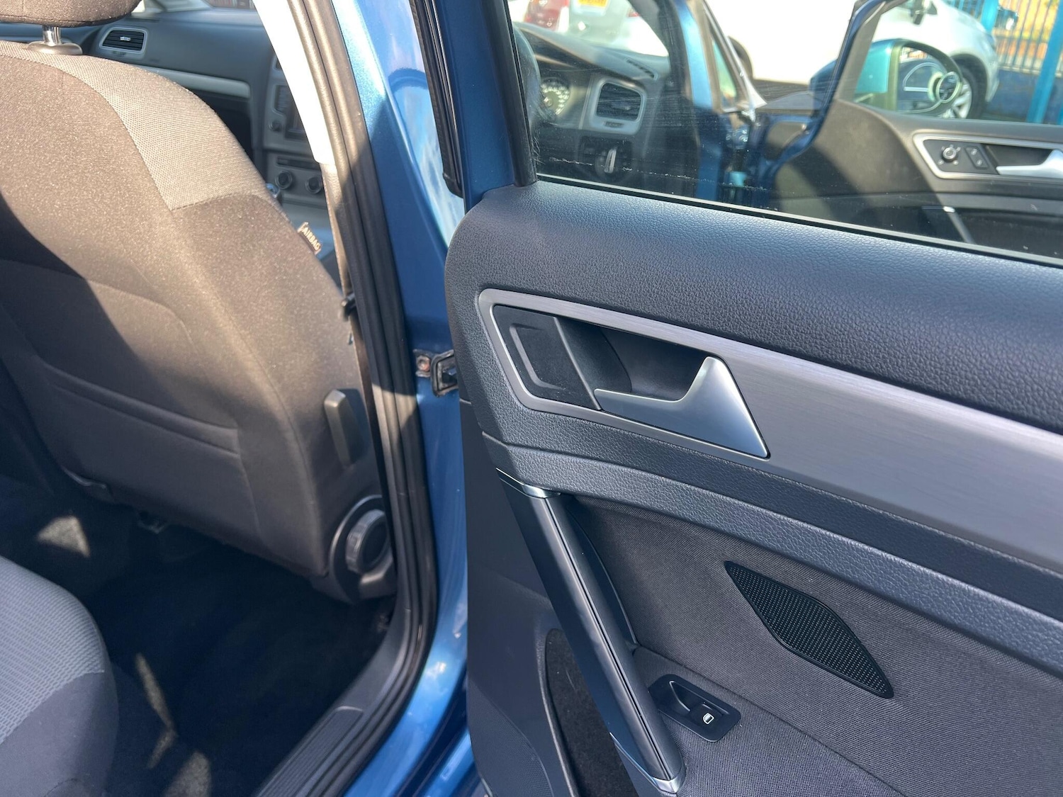 Used Volkswagen Golf 2015 for sale - 77278779: Photo 28