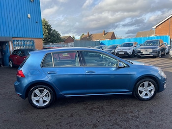 Used Volkswagen Golf 2015 for sale - 77278779: Photo