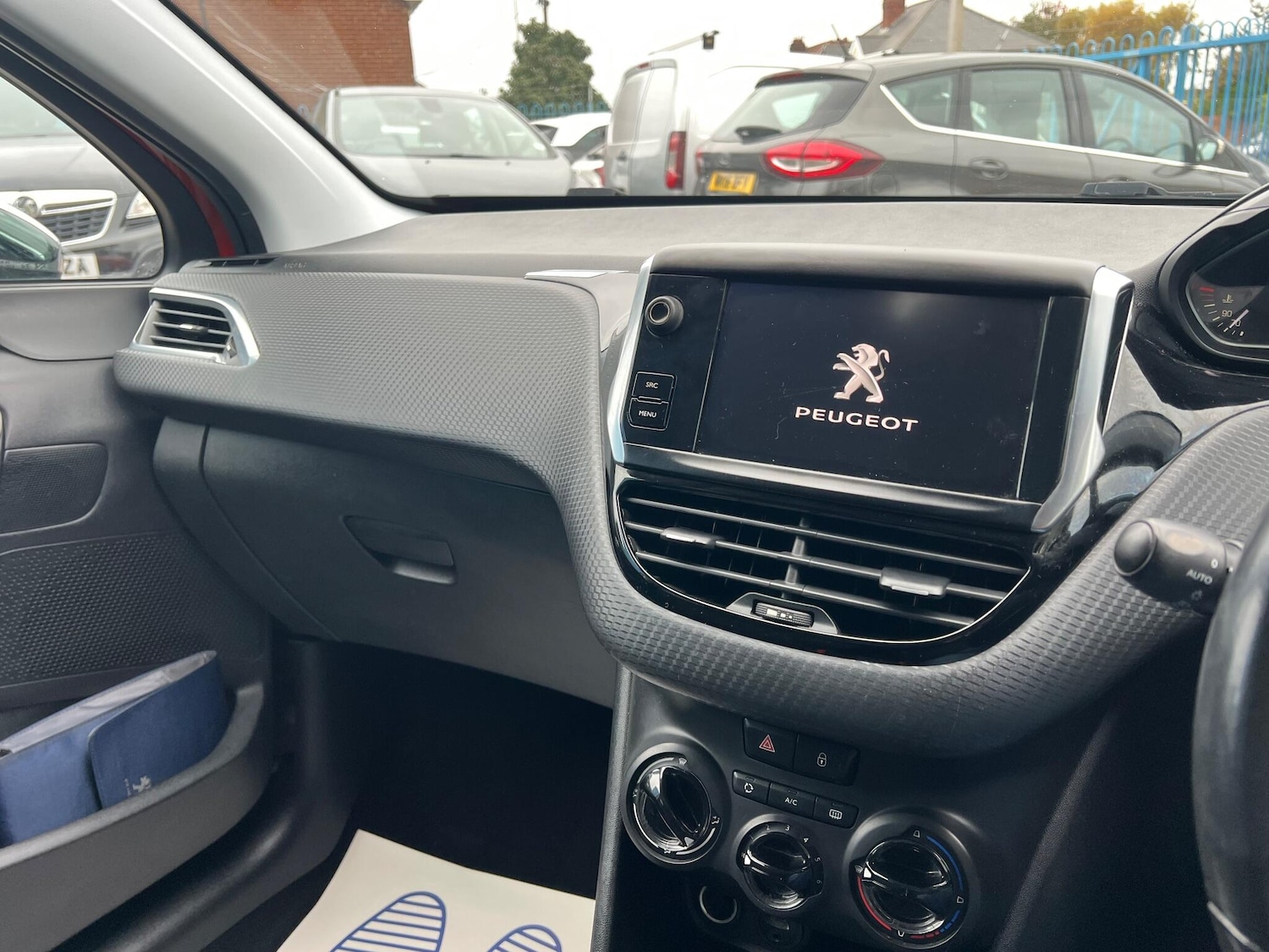 Used Peugeot 208 2017 for sale - 76423421: Photo 15