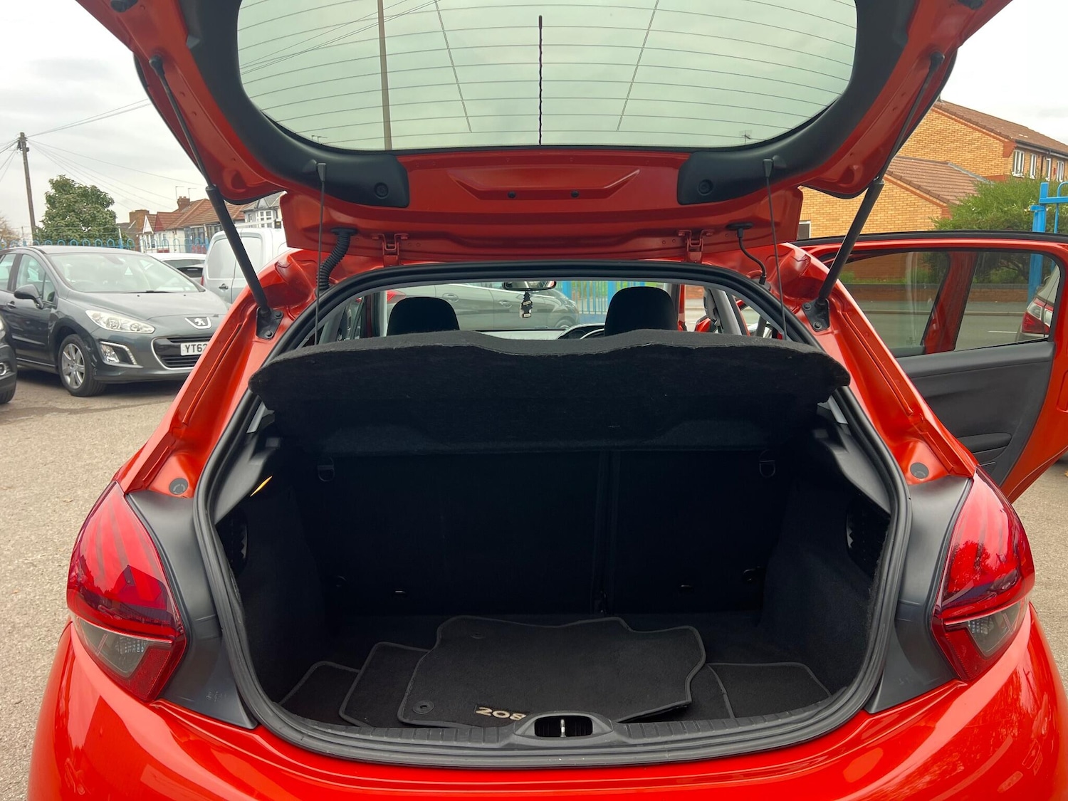 Used Peugeot 208 2017 for sale - 76423421: Photo 22