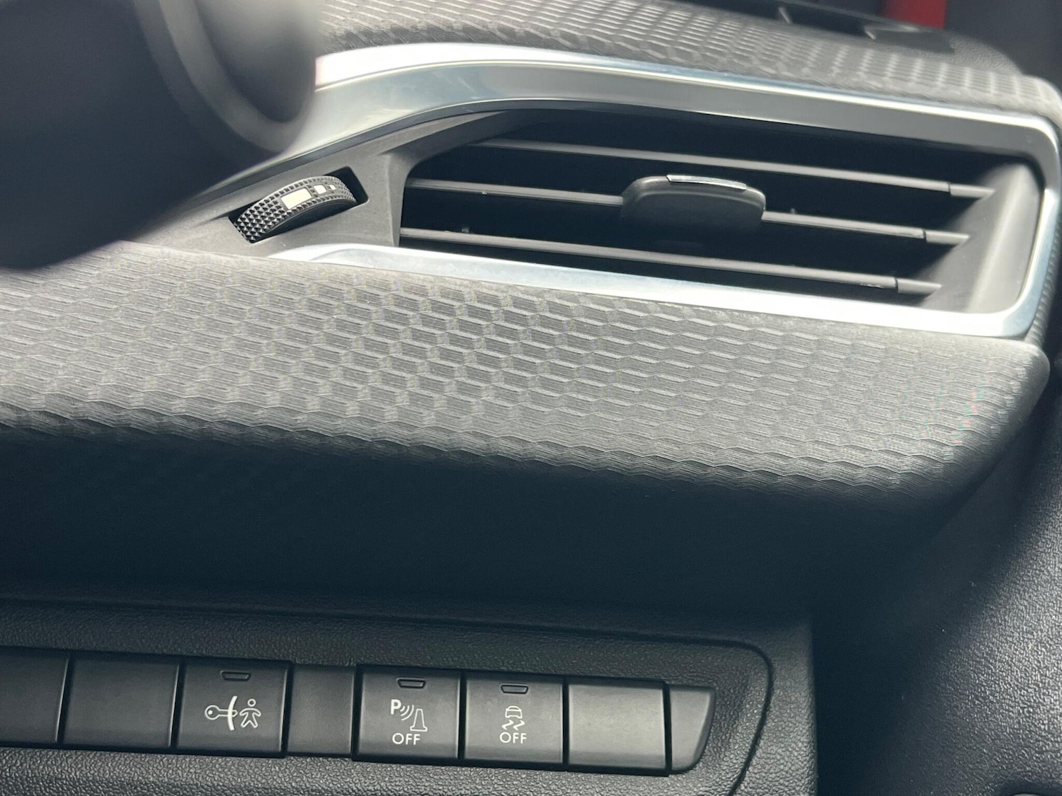 Used Peugeot 208 2017 for sale - 76423421: Photo 25