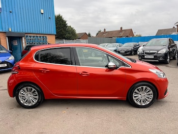 Used Peugeot 208 2017 for sale - 76423421: Photo