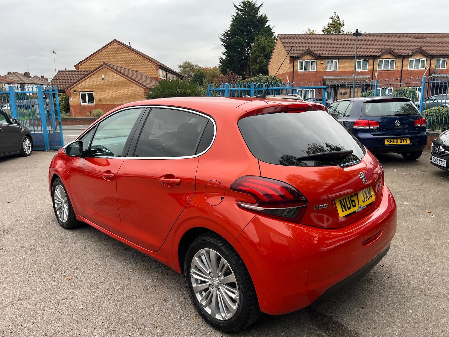 Used Peugeot 208 2017 for sale - 76423421: Photo 6