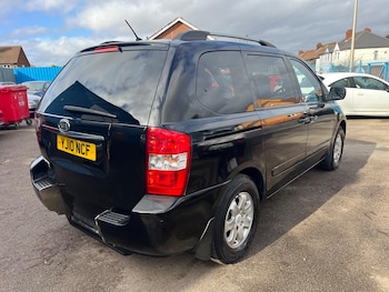 Used Kia Sedona 2010 for sale - 77709820: Photo