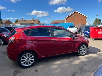 Used Ford Fiesta 2016 for sale - 76085353: Photo 2