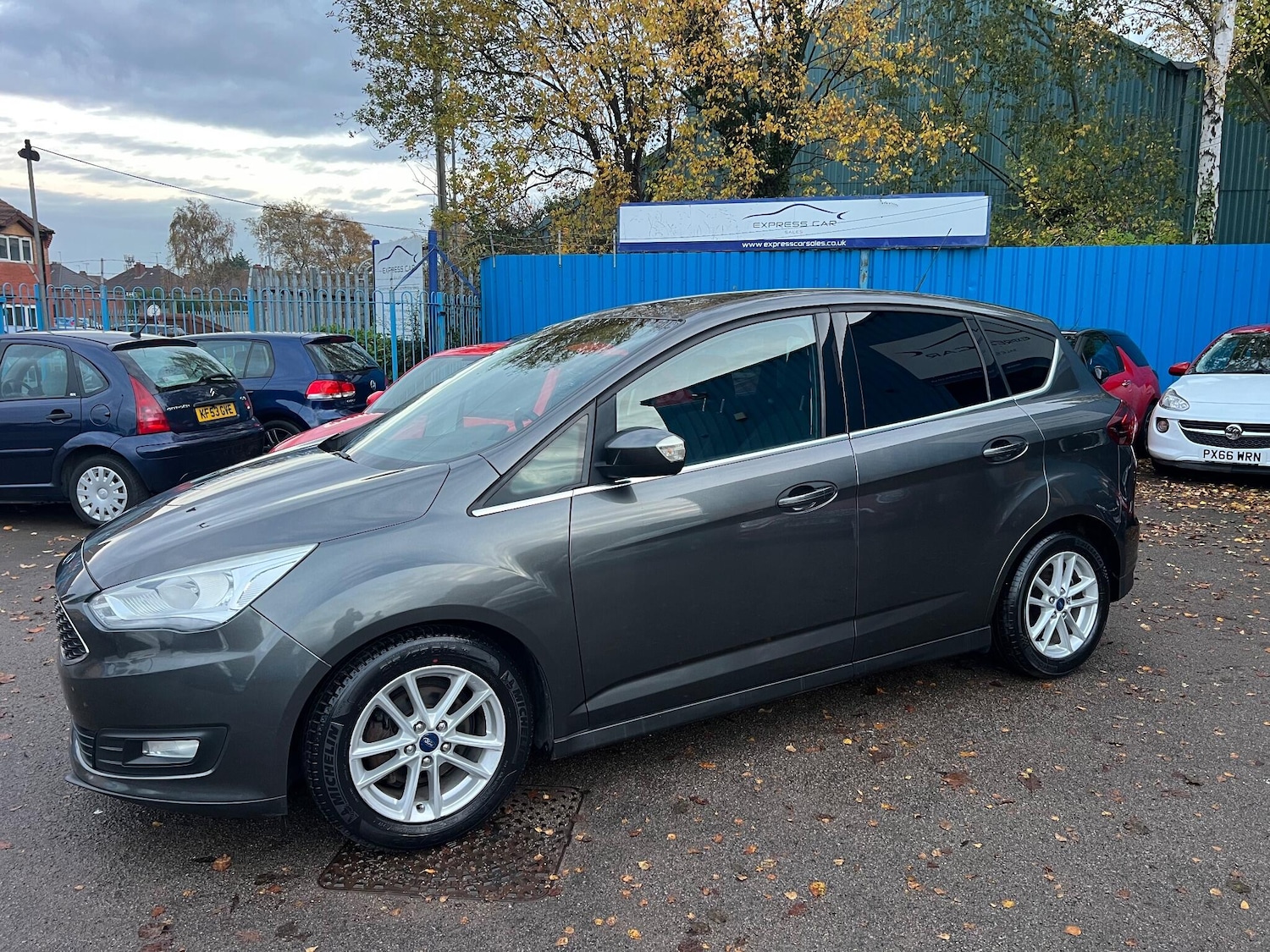 Used Ford C-Max 2015 for sale - 76727867: Photo 6
